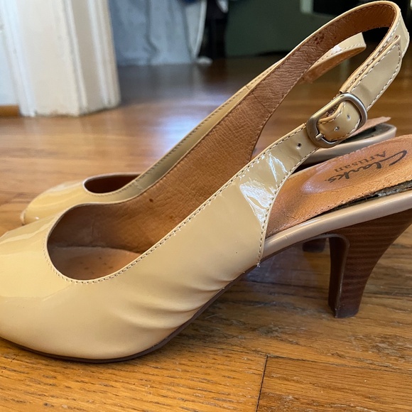 Clarks Nude Slingback Heels - Picture 5 of 7